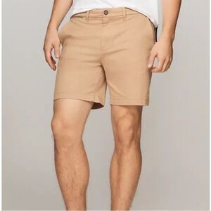 Tommy Hilfiger THFLEX 7” Tommy Short in Tannin​